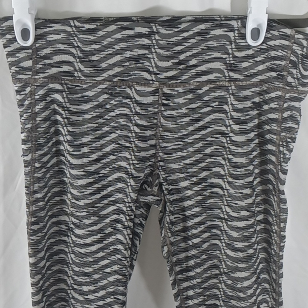 Women's active bottoms size large - Picture 2 of 6